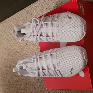 Puma,size 7 US size ,white.Authentic